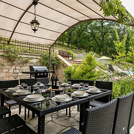 Le Prieuré Beautiful 4 Bedroom Stone With Pool * Saint-Germain-du-Bel-Air
