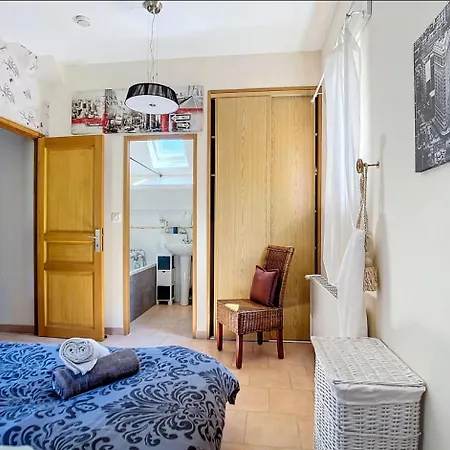 Le Prieure Beautiful 4 Bedroom Stone With Pool شقة