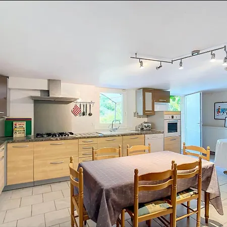 Апартаменты Le Prieure Beautiful 4 Bedroom Stone With Pool *