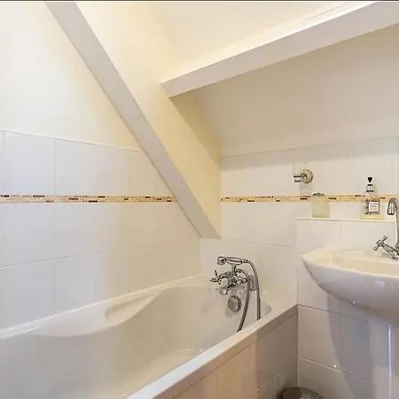 Апартаменты Le Prieure Beautiful 4 Bedroom Stone With Pool Saint-Germain-du-Bel-Air