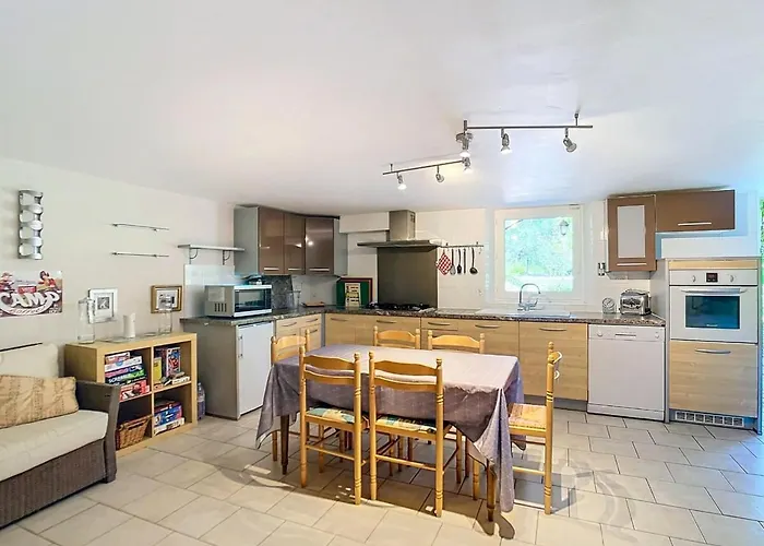 Apartament Le Prieure Beautiful 4 Bedroom Stone With Pool Saint-Germain-du-Bel-Air